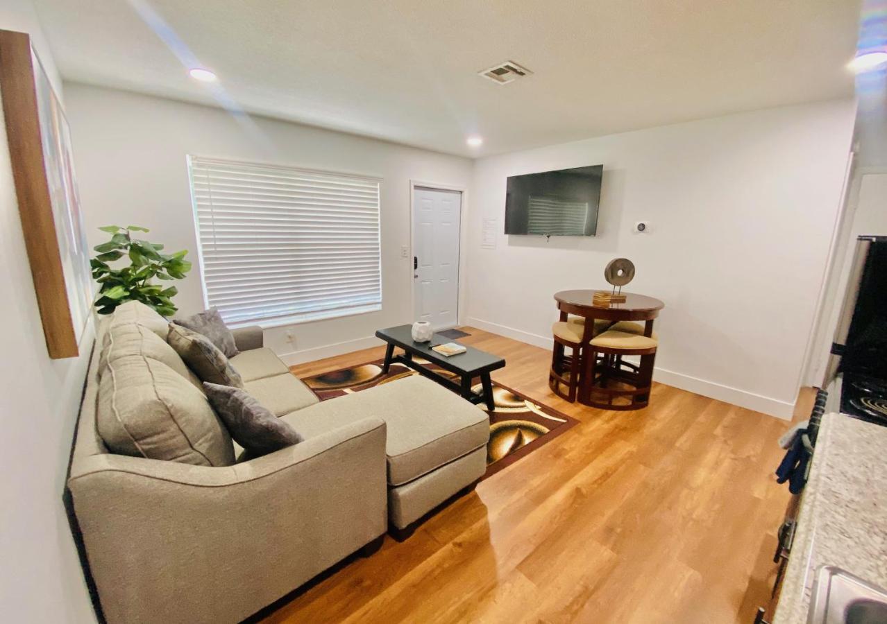 Wilton Manor Oasis Apartment *