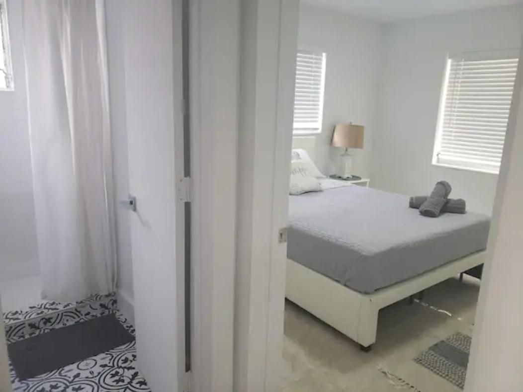 Apts With Backyard Near Lauderdale Beach, Nightlife, Cruise Port, Airport Fort Lauderdale