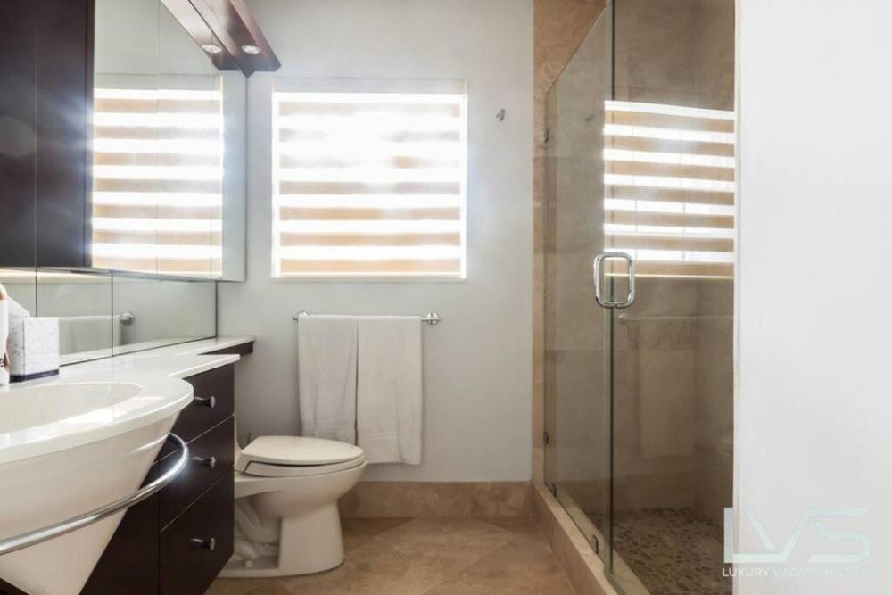 Holiday home Delsole- Waterfront Beachhome,heatedpool,wlk2beach *