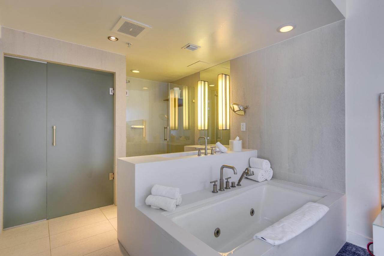 Lauderdale With Veranda And Ocean View!