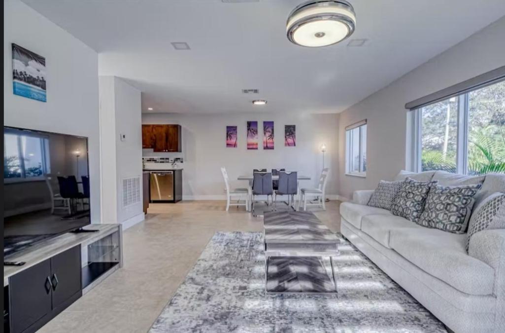 Apartment Wilton Manor Oasis *