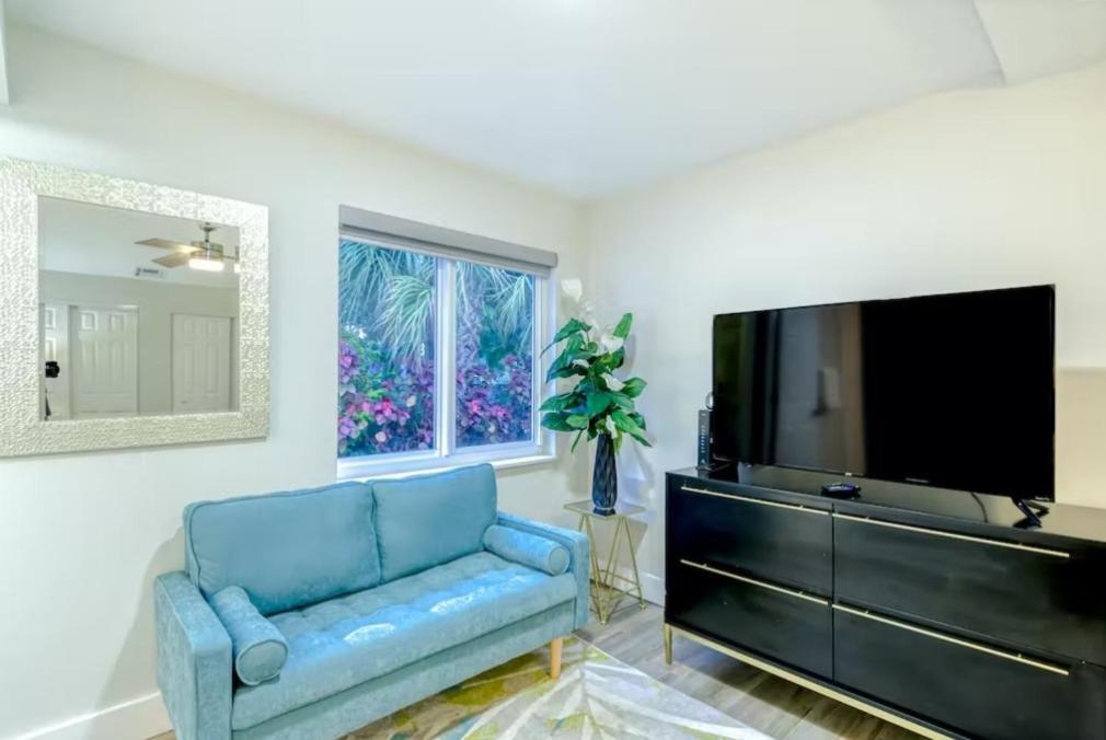 Apartment Wilton Manor Oasis *