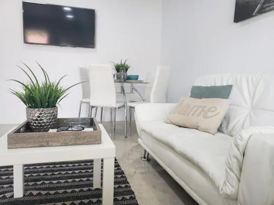 Apartment Apts With Backyard Near Lauderdale Beach, Nightlife, Cruise Port, Airport
