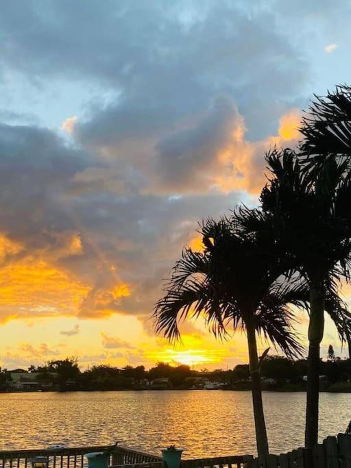 Lakefront Retreat Water View Fishing Casino * Fort Lauderdale