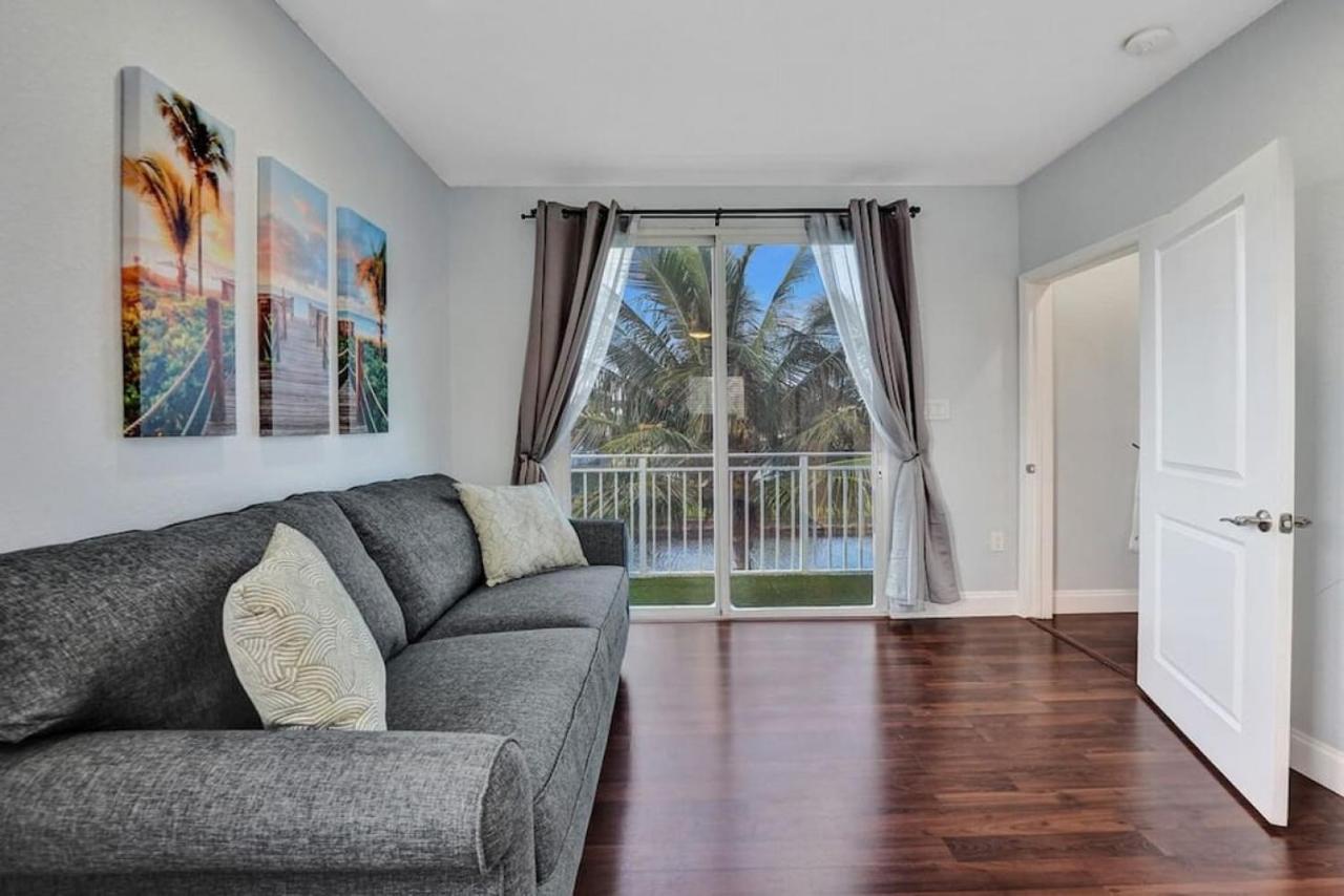 Hot Tub! Roof Top! Firepit! Boat Dock! * Fort Lauderdale