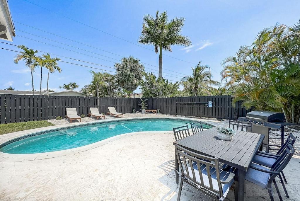 Oakland Oasis, Heated Pool, 2 King Beds, Game Room, 2.5 Miles *