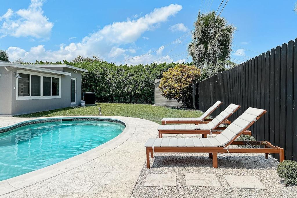 Oakland Oasis, Heated Pool, 2 King Beds, Game Room, 2.5 Miles Fort Lauderdale