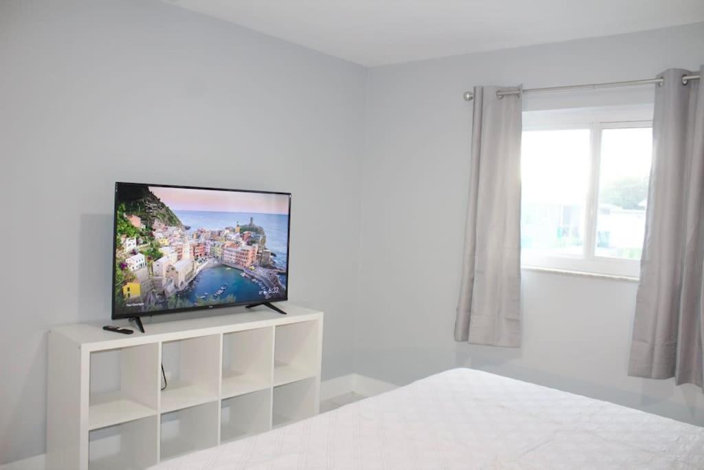 Steps Away From Hard Rock Casino, Olas Beach, And Fll Airport, Fully Furnished House * Fort Lauderdale
