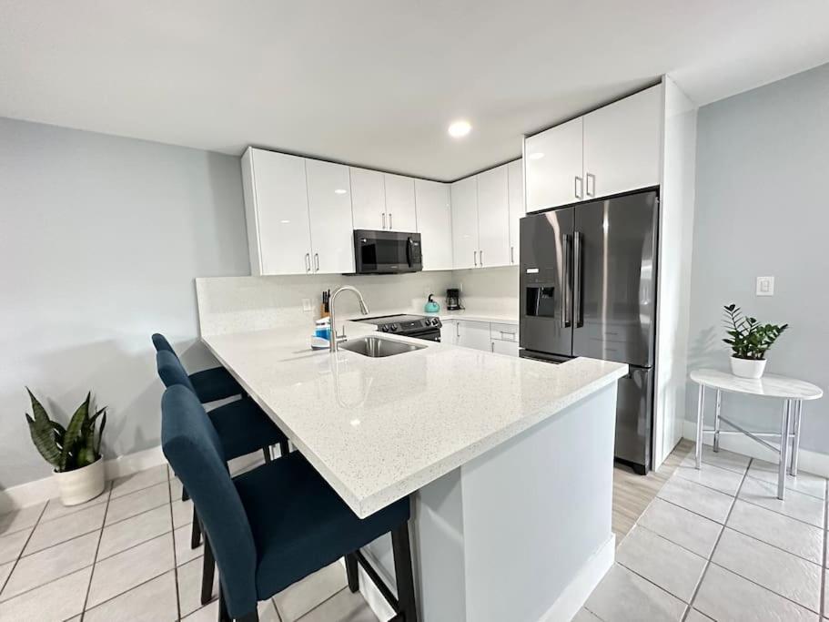 Apartment Steps Away From Hard Rock Casino, Olas Beach, And Fll Airport, Fully Furnished House Fort Lauderdale