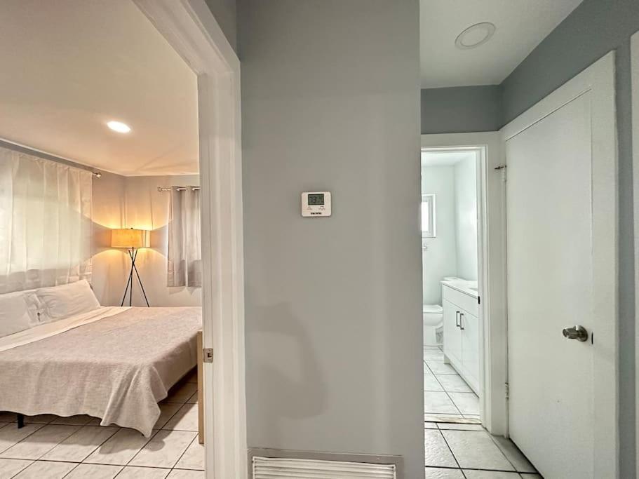 Apartment Steps Away From Hard Rock Casino, Olas Beach, And Fll Airport, Fully Furnished House *