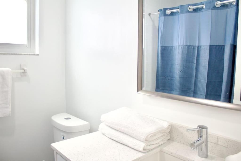 Steps Away From Hard Rock Casino, Olas Beach, And Fll Airport, Fully Furnished House * Fort Lauderdale