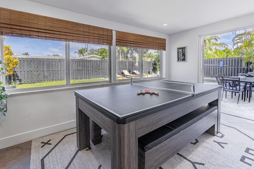 Oakland Oasis, Heated Pool, 2 King Beds, Game Room, 2.5 Miles Fort Lauderdale