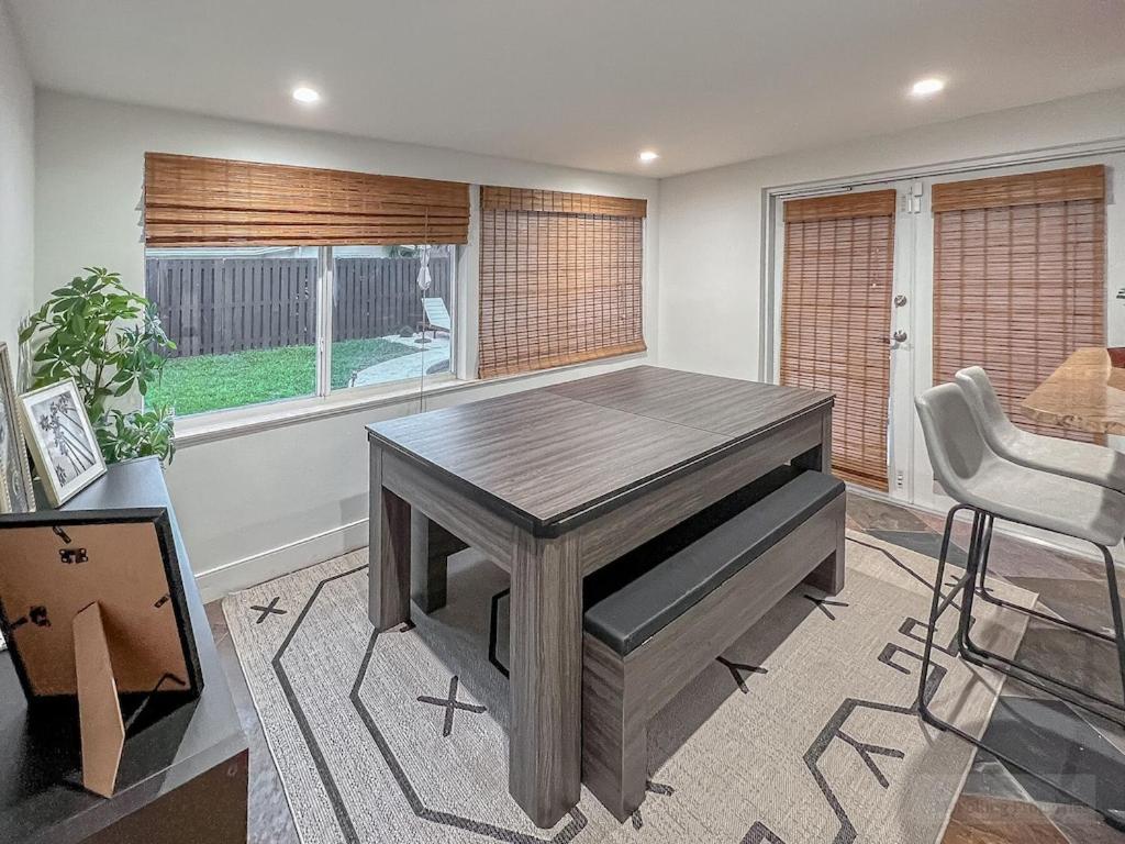 Oakland Oasis, Heated Pool, 2 King Beds, Game Room, 2.5 Miles Fort Lauderdale