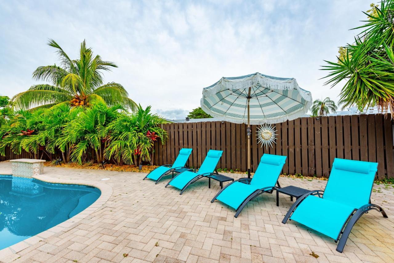 Colorful - Pool - Game - Basketball Court - Bbq & Holiday home