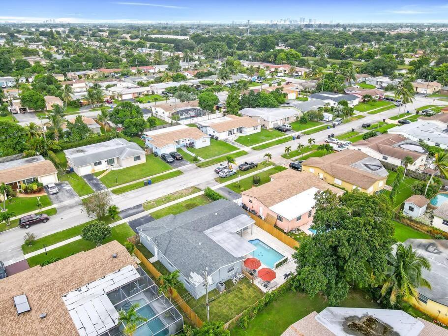 Holiday home Hidden Gem 4 Bedroom With Private Pool & Game Fort Lauderdale