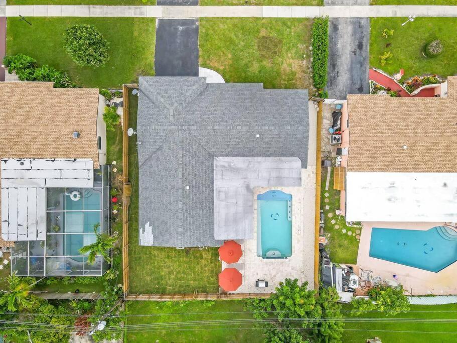 Hidden Gem 4 Bedroom With Private Pool & Game