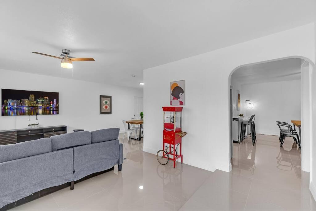 Holiday home Hidden Gem 4 Bedroom With Private Pool & Game *