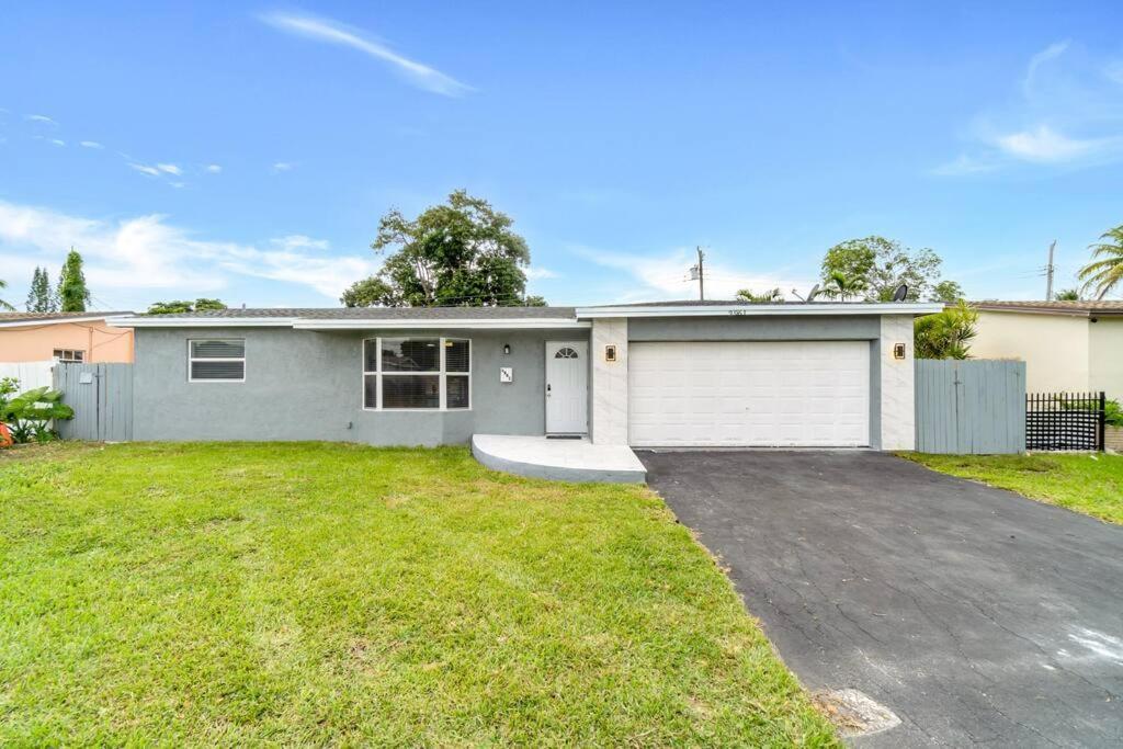Hidden Gem 4 Bedroom With Private Pool & Game Fort Lauderdale