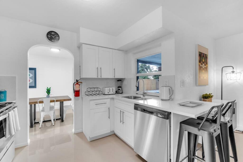 Hidden Gem 4 Bedroom With Private Pool & Game