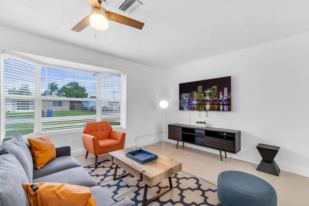 Hidden Gem 4 Bedroom With Private Pool & Game *