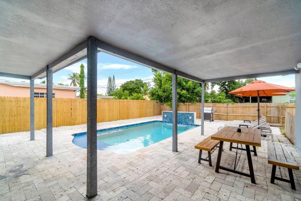 Holiday home Hidden Gem 4 Bedroom With Private Pool & Game *