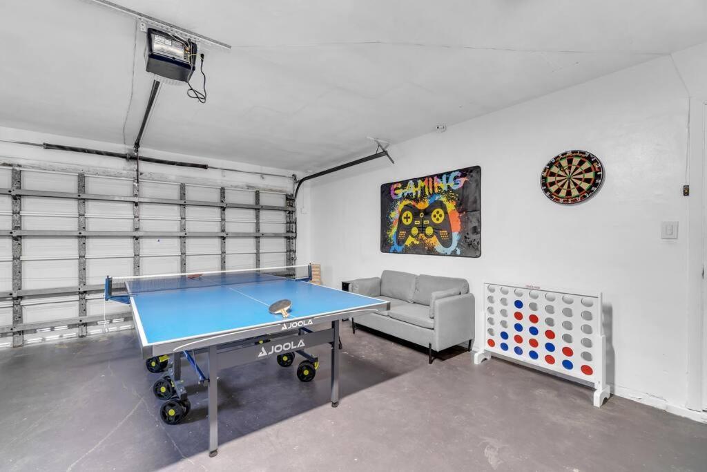 Hidden Gem 4 Bedroom With Private Pool & Game Holiday home *