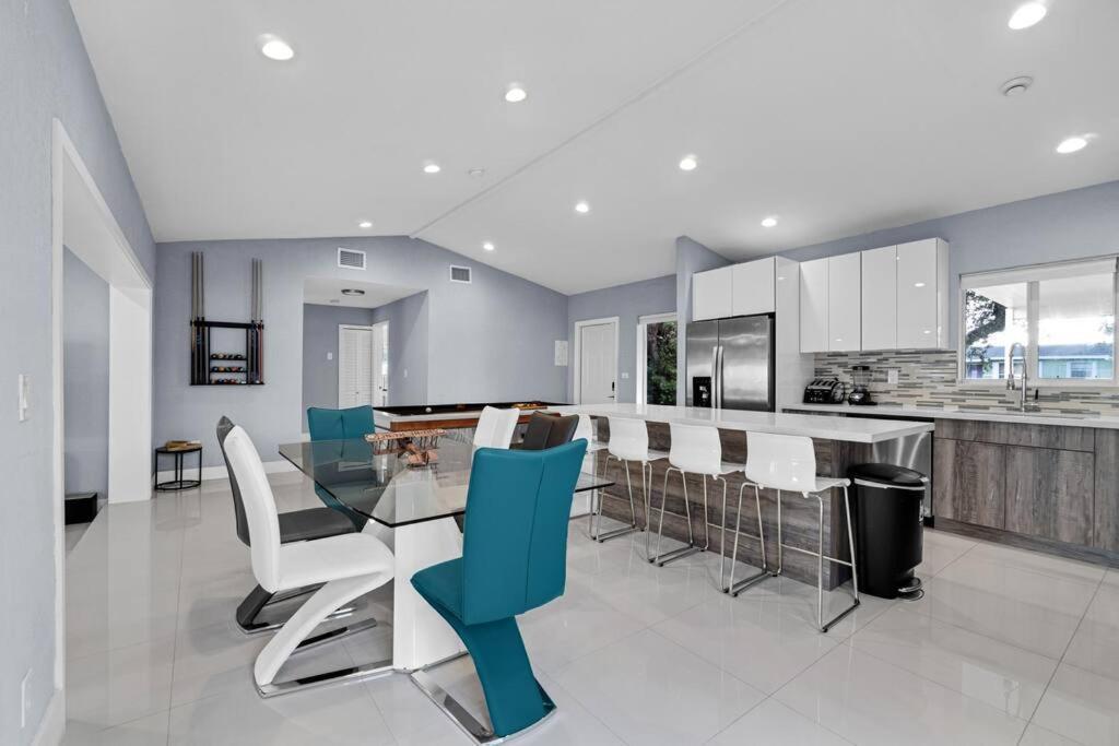 Vacation 3 Bedrooms, Private Pool And Pool Table Holiday home Fort Lauderdale