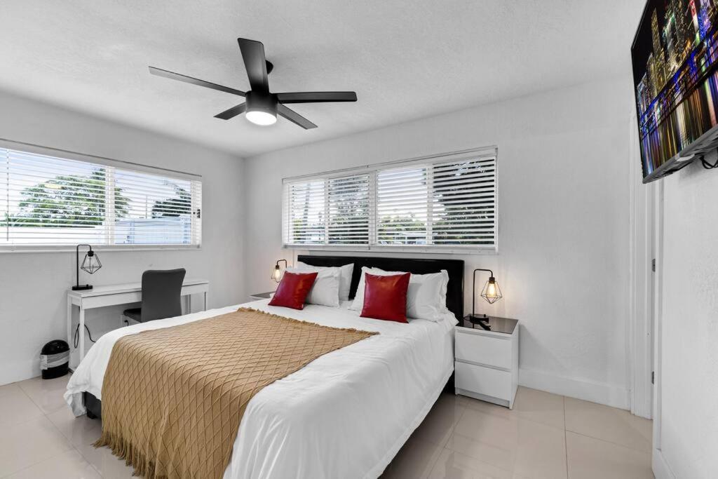 Vacation 3 Bedrooms, Private Pool And Pool Table * Fort Lauderdale