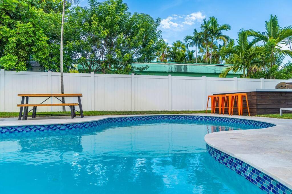 Vacation 3 Bedrooms, Private Pool And Pool Table * Fort Lauderdale