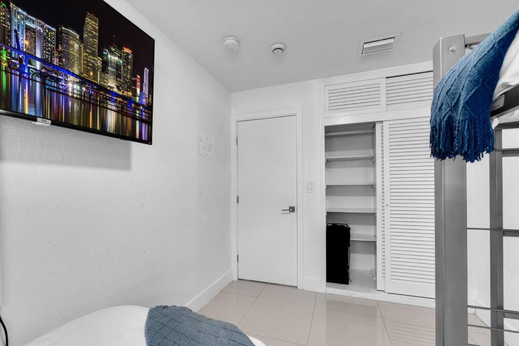 Vacation 3 Bedrooms, Private Pool And Pool Table Holiday home Fort Lauderdale