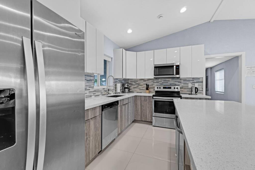 Holiday home Vacation 3 Bedrooms, Private Pool And Pool Table Fort Lauderdale