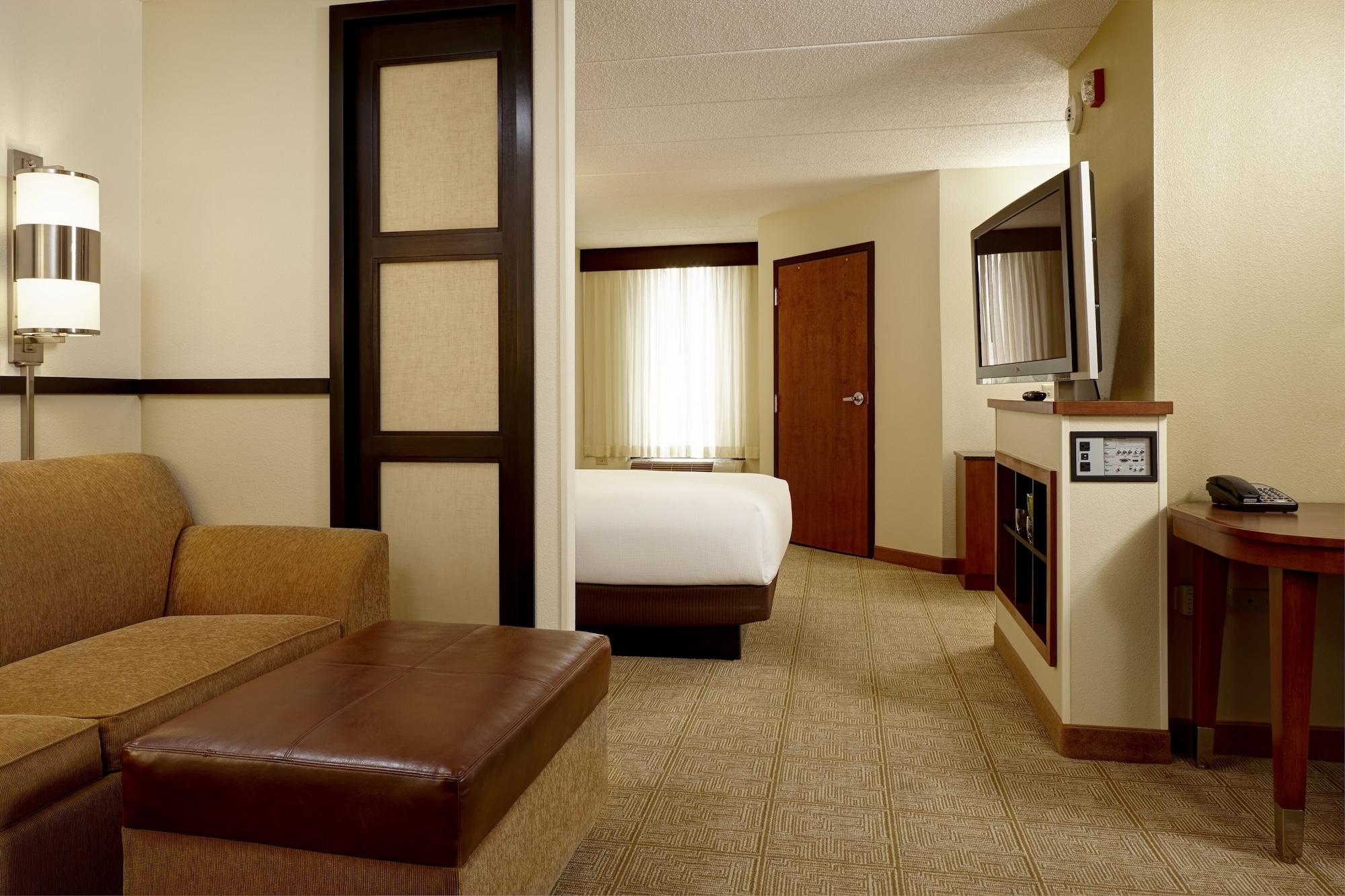 Hyatt Place Lauderdale Cruise Port & Convention Center 3*