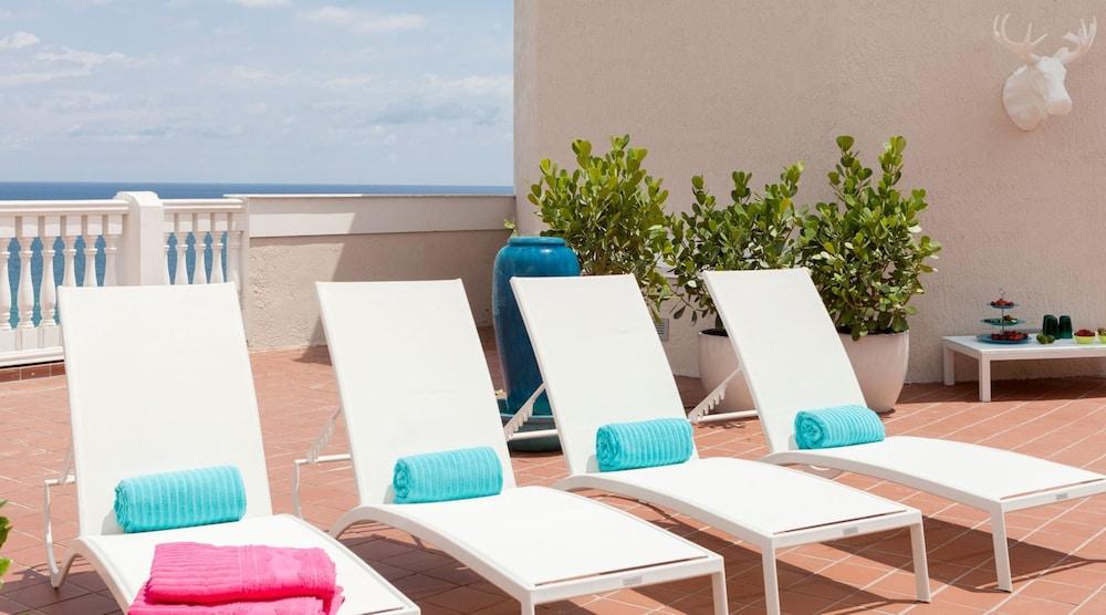 Pelican Grand Resort, A Noble House Resort 4*