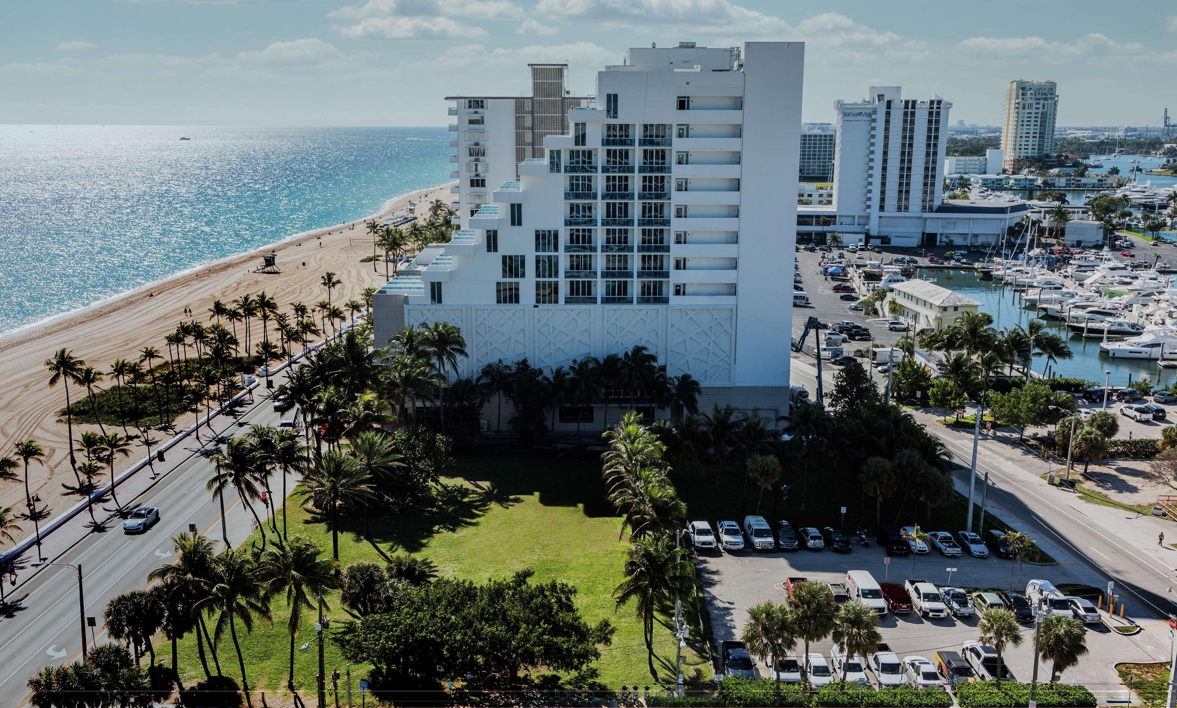 Resort Maren Lauderdale Beach, Curio Collection By Hilton