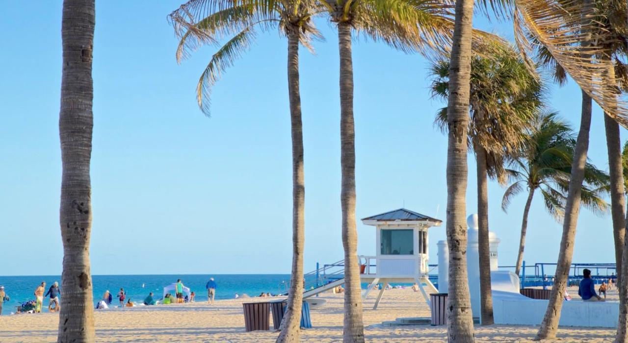 Olas Oasis, Pool, Parking, Remodeled * Fort Lauderdale
