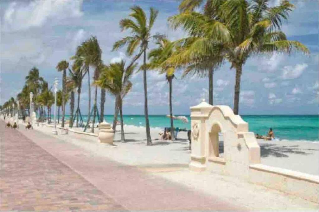 Stylish Town House 5 Minutes From Downtown Lauderdale! Apartment *