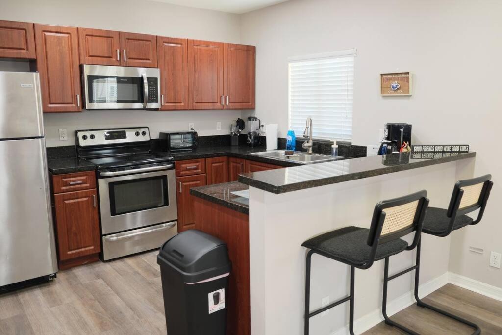 Stylish Town House 5 Minutes From Downtown Lauderdale! *