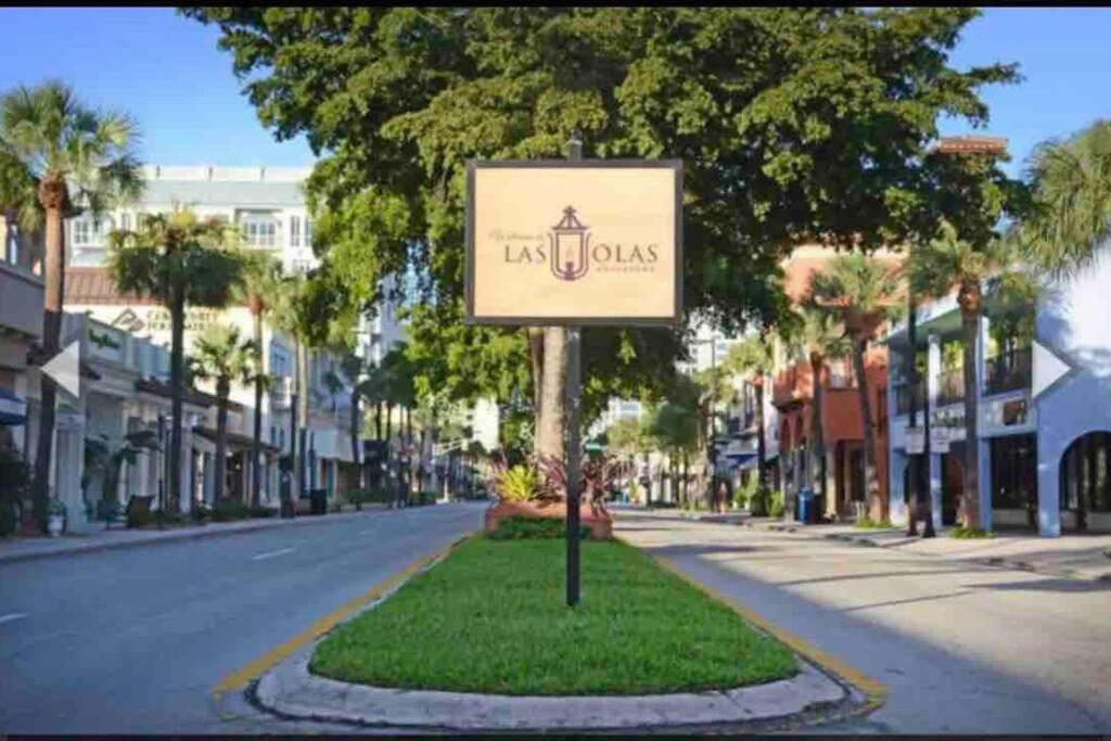 Stylish Town House 5 Minutes From Downtown Lauderdale! * Fort Lauderdale