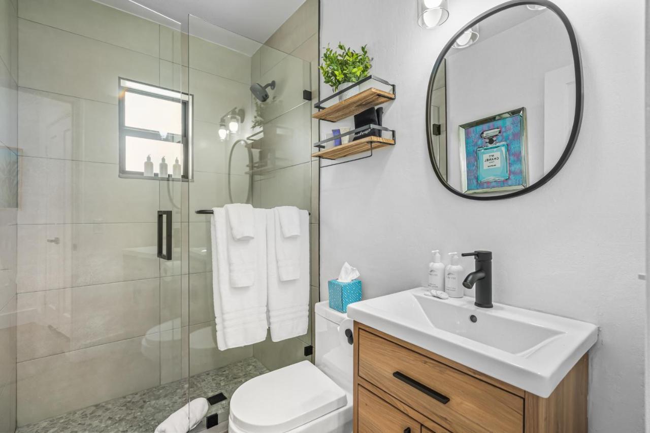 The Freedom House • Urban Oasis • Eclectic Retreat Fort Lauderdale