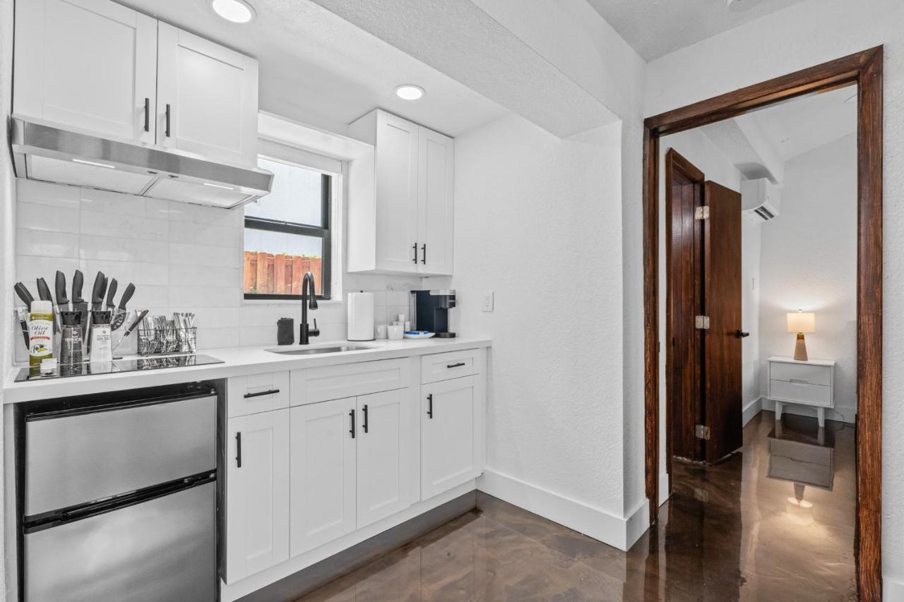 The Freedom House • Urban Oasis • Eclectic Retreat Fort Lauderdale