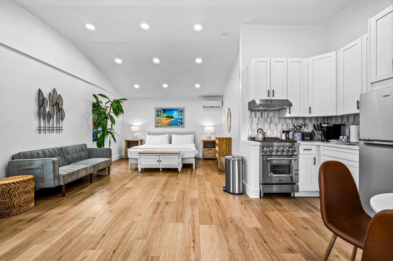 The Freedom House • Urban Oasis • Eclectic Retreat *