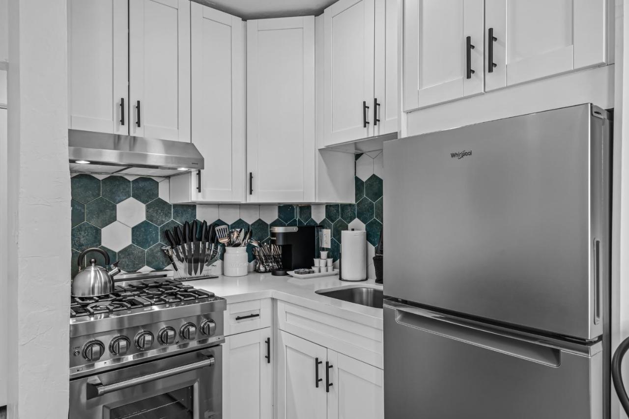 The Freedom House • Urban Oasis • Eclectic Retreat Fort Lauderdale