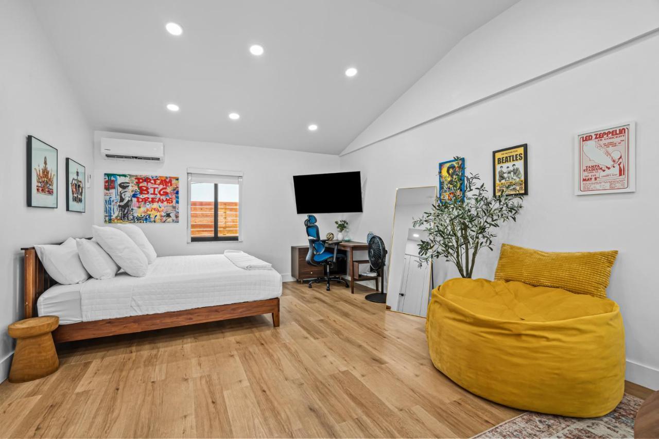 The Freedom House • Urban Oasis • Eclectic Retreat *