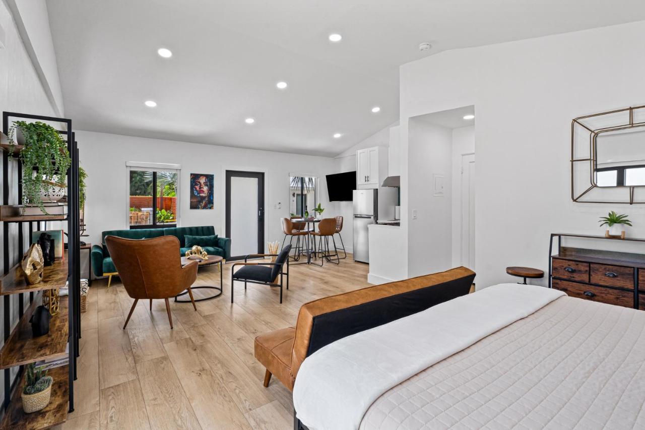 The Freedom House • Urban Oasis • Eclectic Retreat Holiday home
