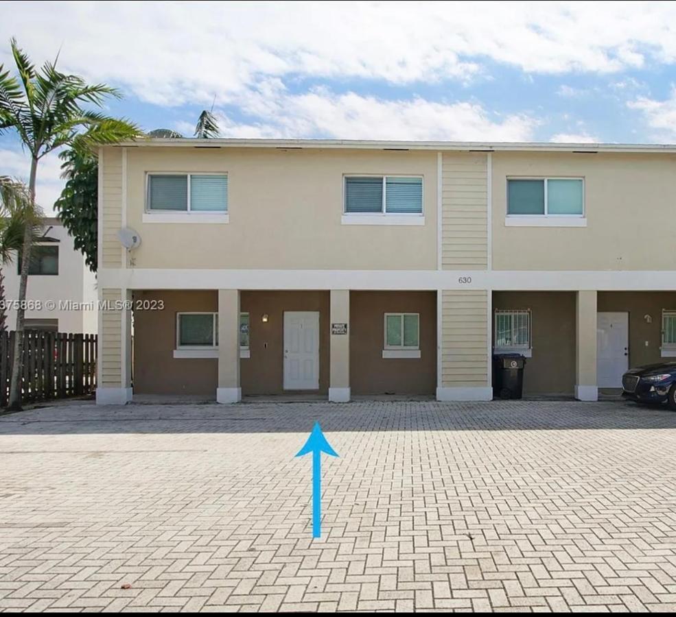 Stylish Town House 5 Minutes From Downtown Lauderdale! Fort Lauderdale