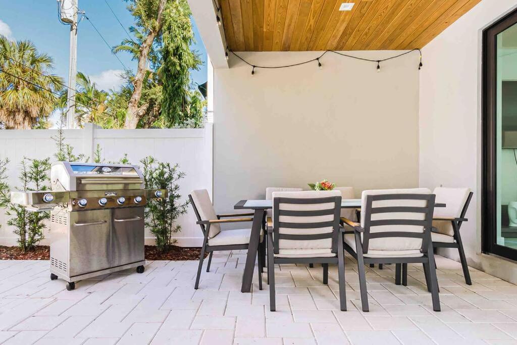 Luxury Paradise Walk To Olas -5 Mins To Fort Lauderdale