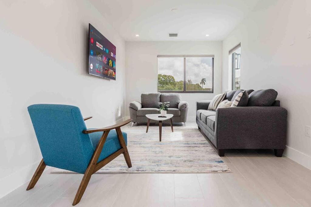 Luxury Paradise Walk To Olas -5 Mins To * Fort Lauderdale
