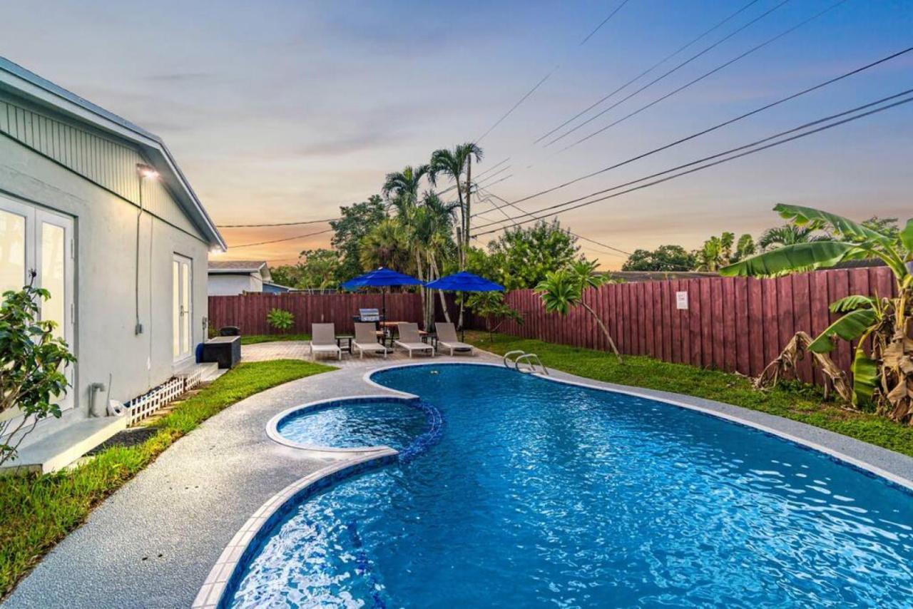 Stylish Pool House In The Heart Of Lauderdale