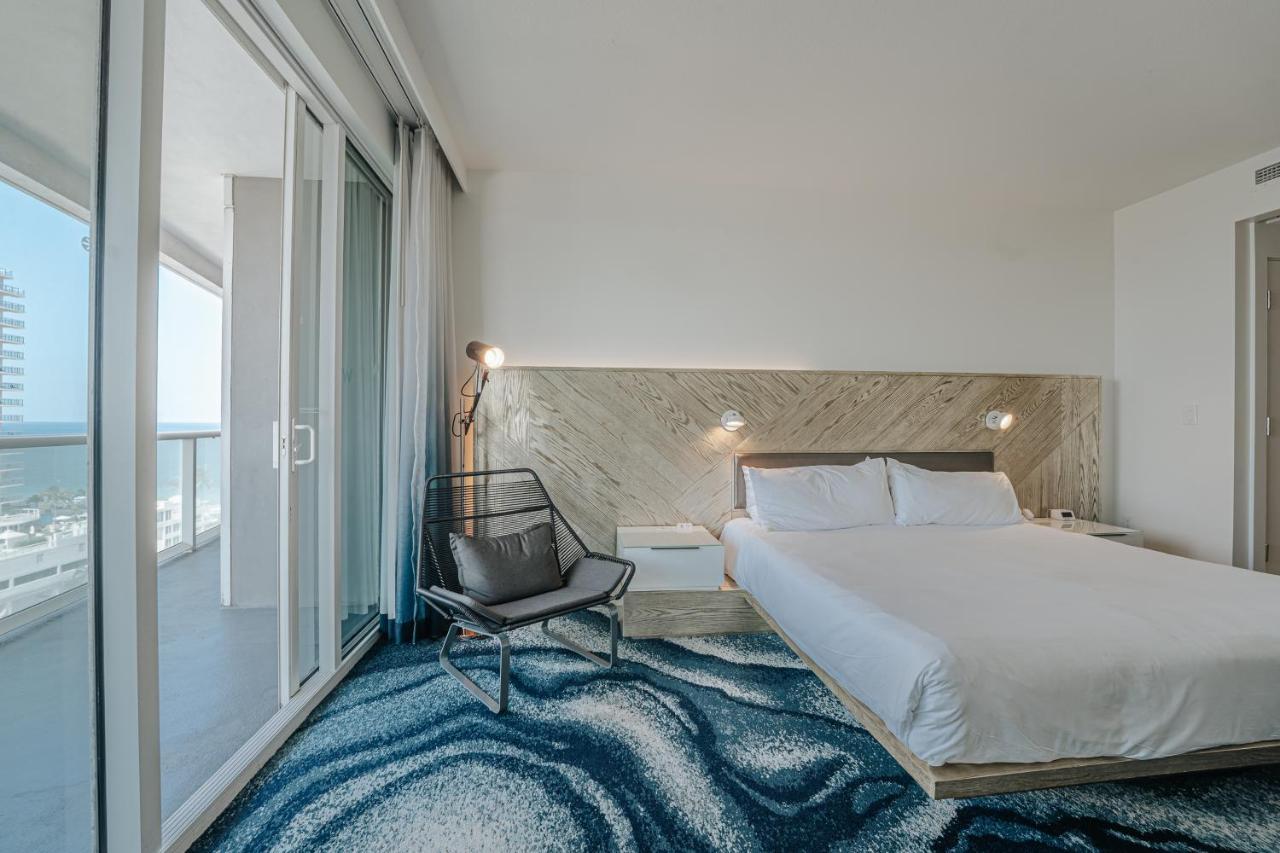 Beachfront-spacious W