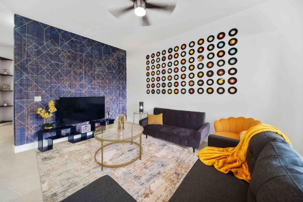 Modern Rocknhome Near Hard Rock And Fll Airport Holiday home Fort Lauderdale